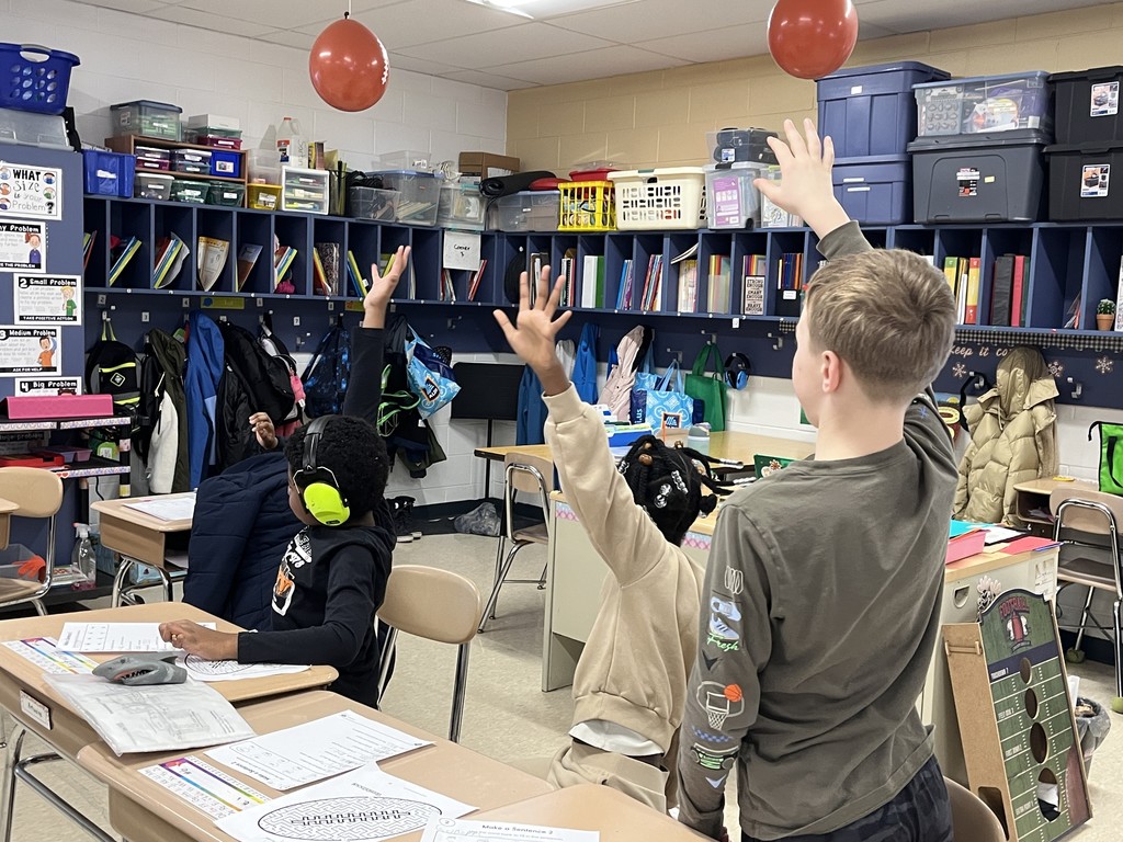 Teamwork in Ms. Rakosnik's class at Woodland Intermediate