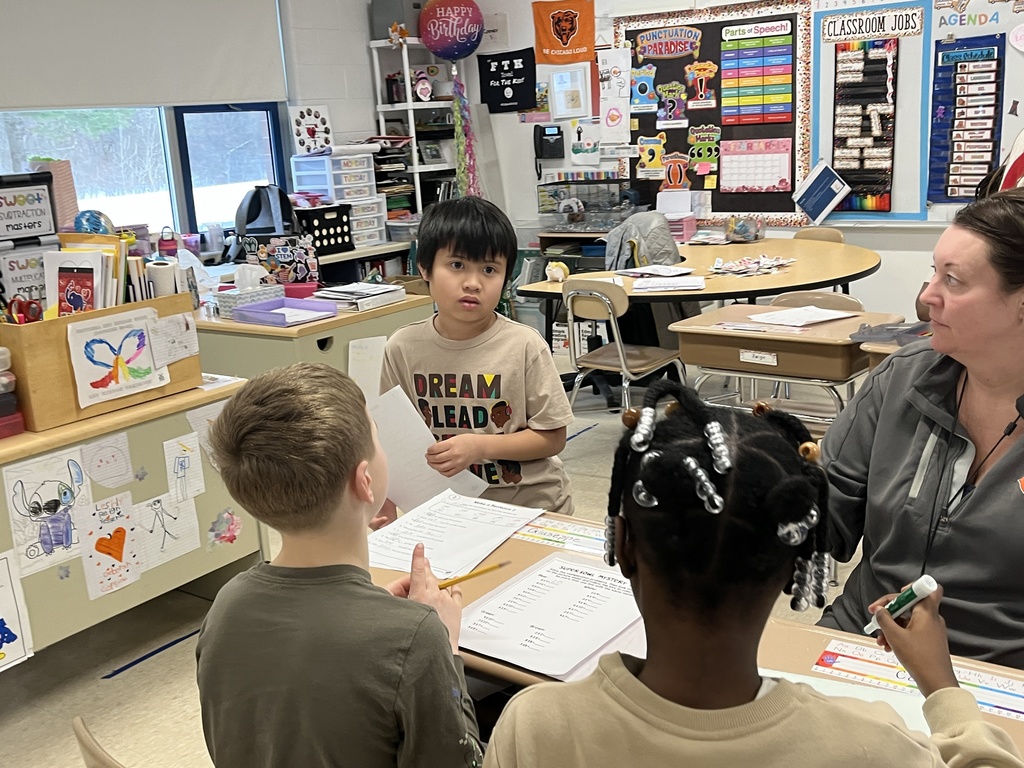 Teamwork in Ms. Rakosnik's class at Woodland Intermediate