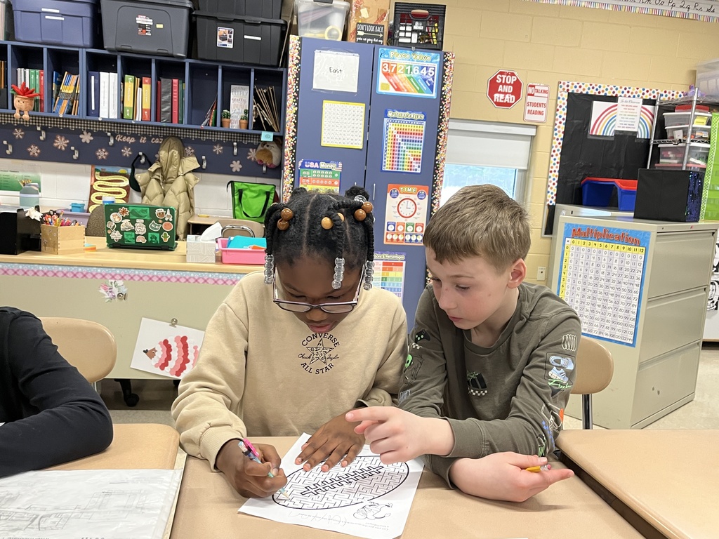 Teamwork in Ms. Rakosnik's class at Woodland Intermediate