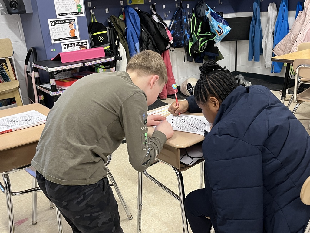 Teamwork in Ms. Rakosnik's class at Woodland Intermediate