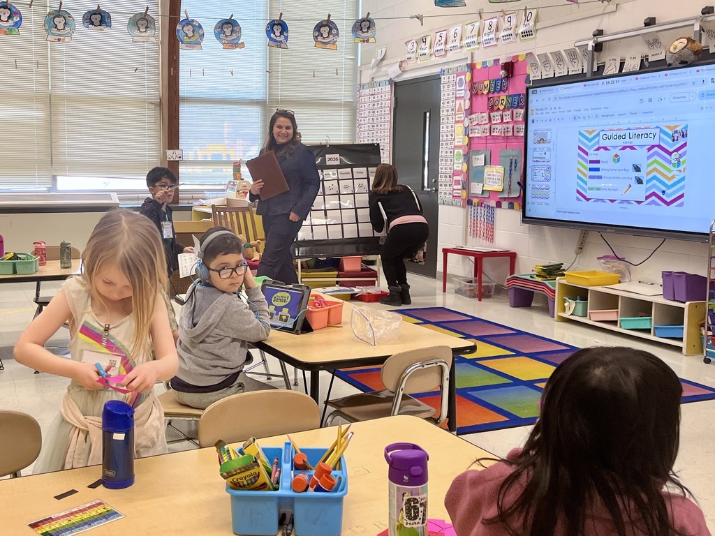 Educators from Birminham City Schools in Alabama tour Woodland's Dual Language Program 