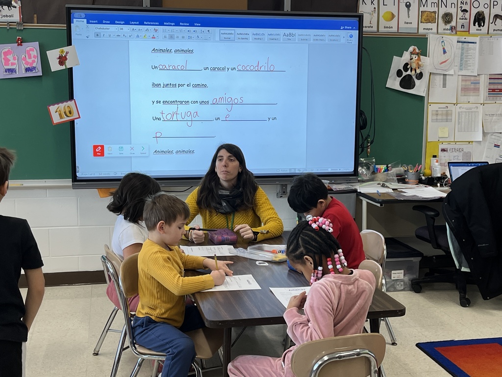 Educators from Birminham City Schools in Alabama tour Woodland's Dual Language Program 