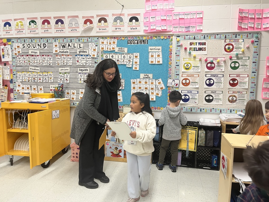 Educators from Birminham City Schools in Alabama tour Woodland's Dual Language Program 