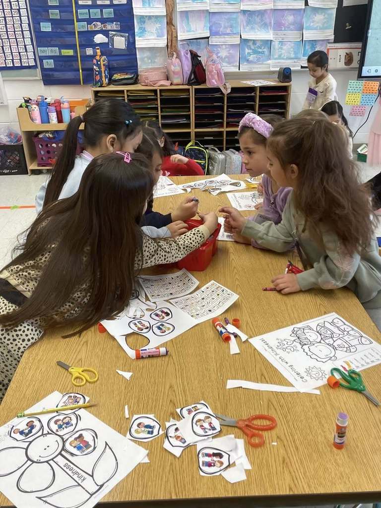 Students create Kindness Flowers 