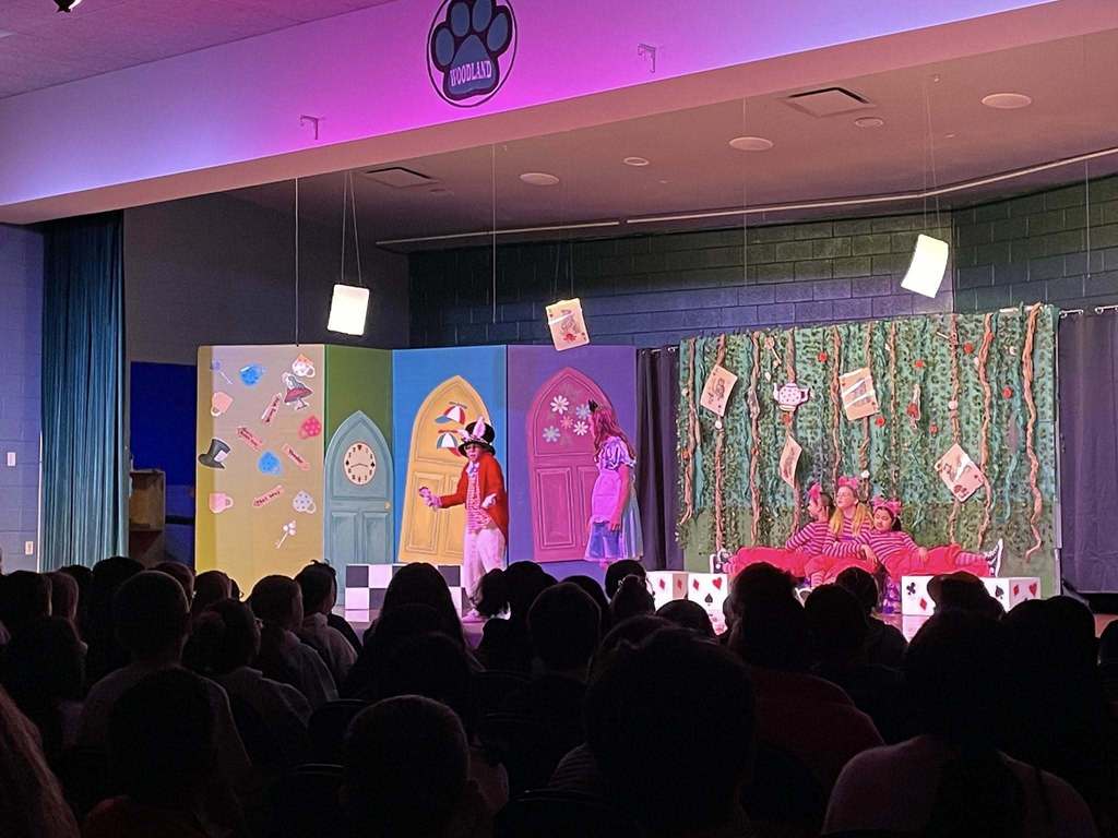 Scenes from Alice in Wonderland, Jr.