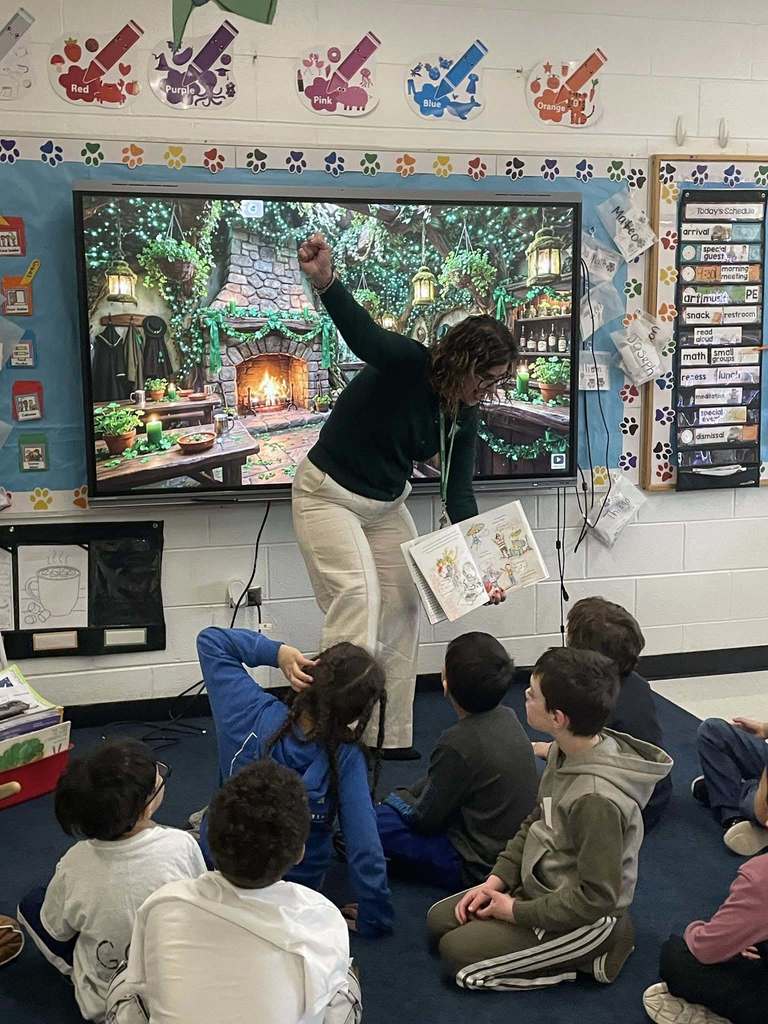 Leaders are Readers at Woodland Elementary 