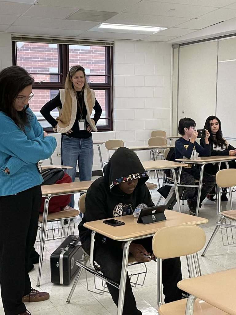 Students in eSports Club at WMS