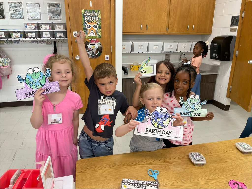 students with earth day projects 