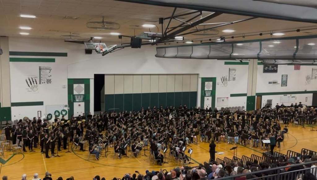 Images of the 5-8th Grade Spring Band Concert