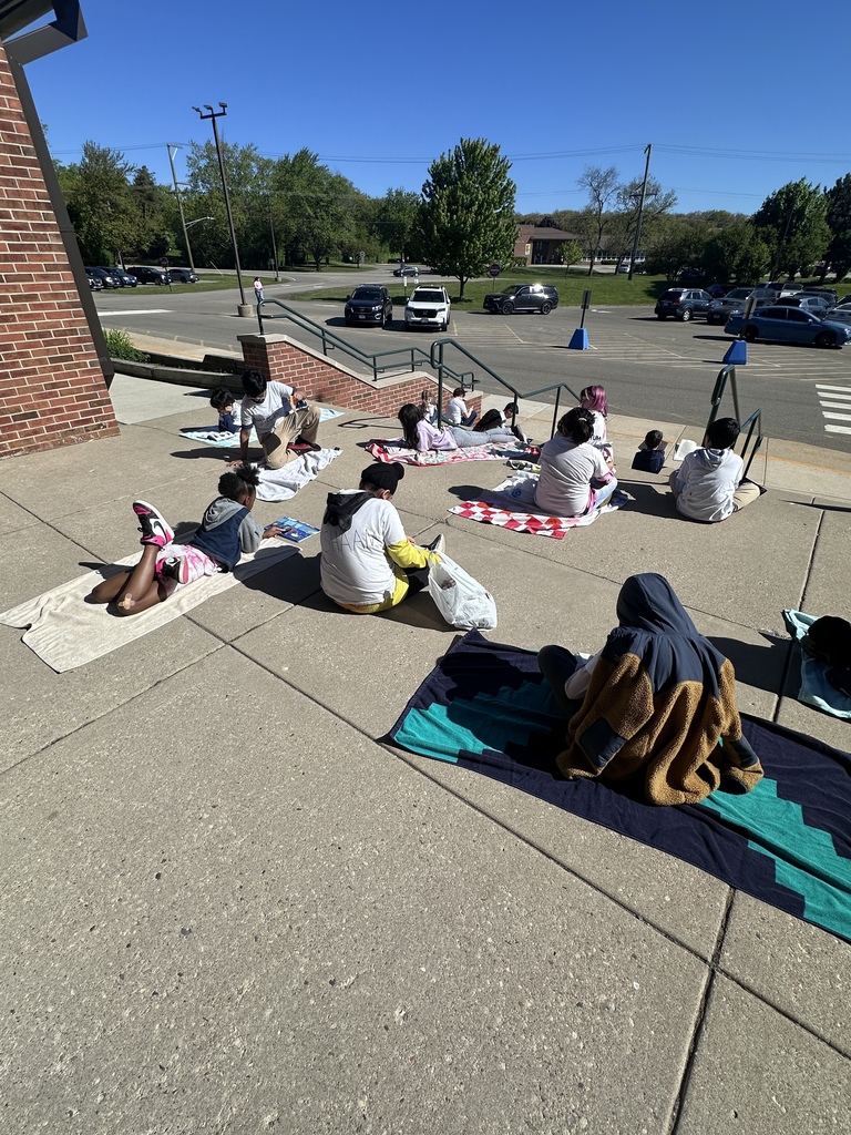 Fresh air and books - Reading in the Sunshine, May 2026