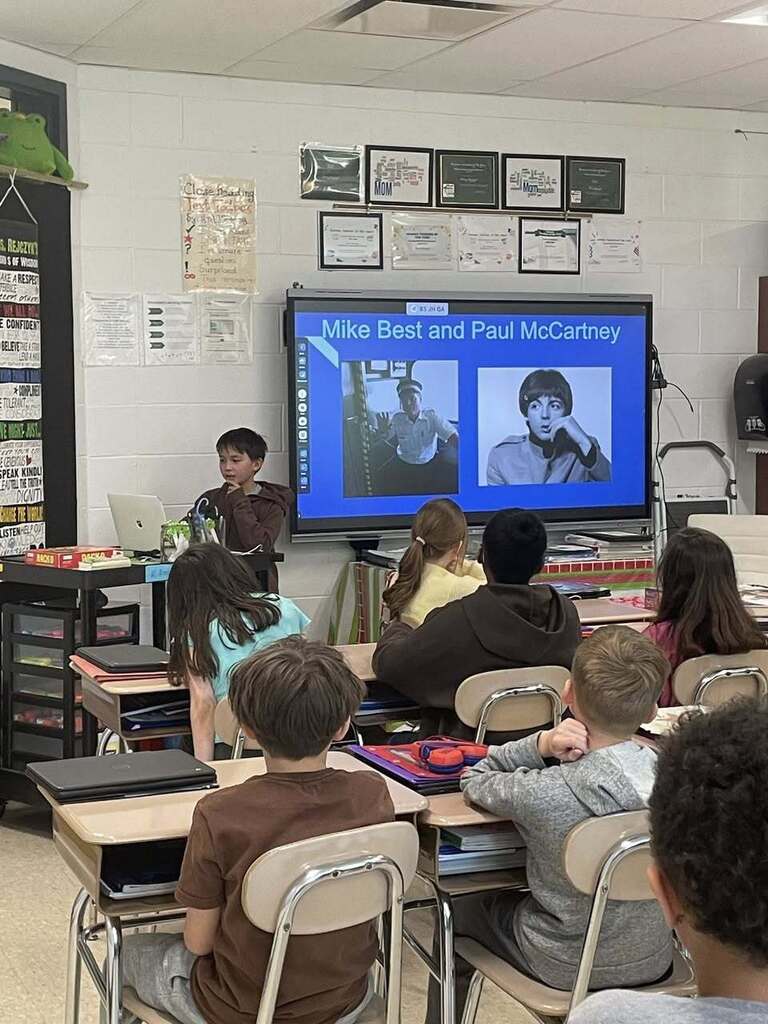 4th Grade students presenting to their class