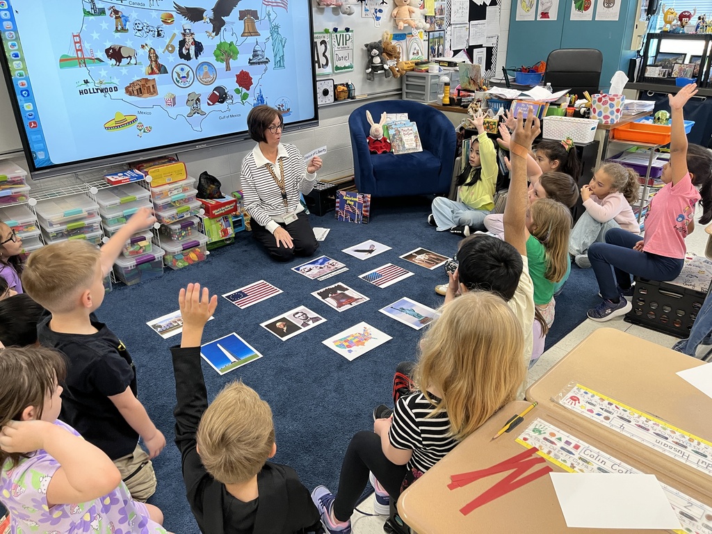 Mrs. Hansen's Class discusses United States Symbols