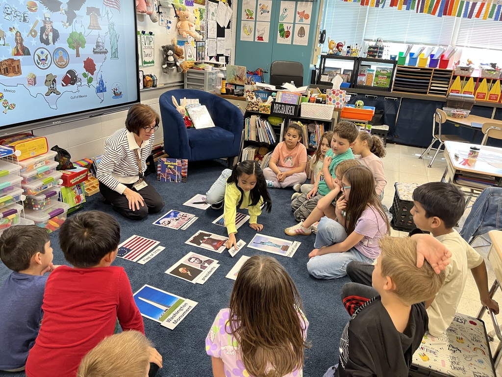 Mrs. Hansen's Class discusses United States Symbols