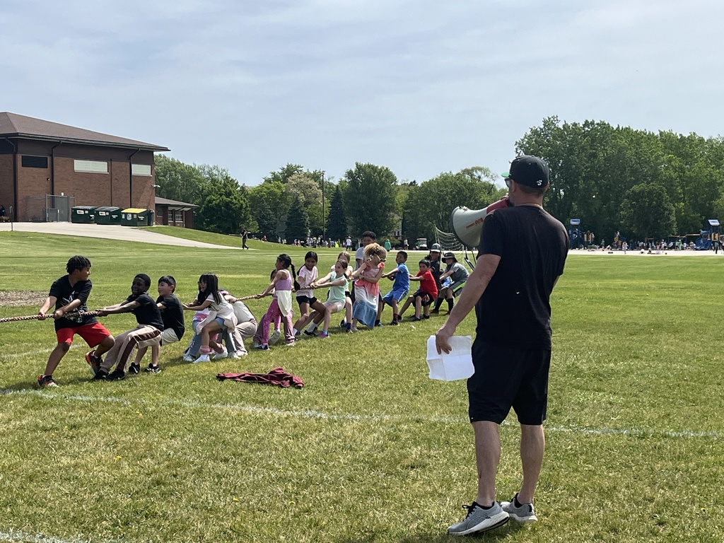 Tug of War Field Day at Woodland Elementary, May 2026