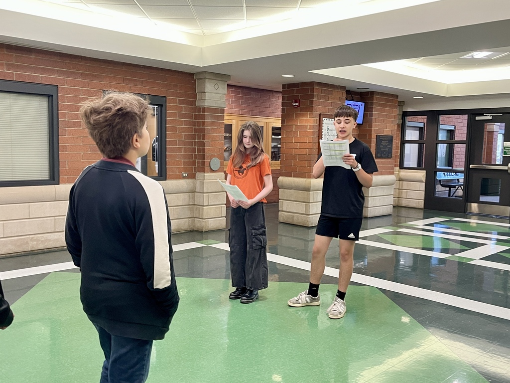 5th grade students tour the Middle School as they prepare to move up to 6th grade!