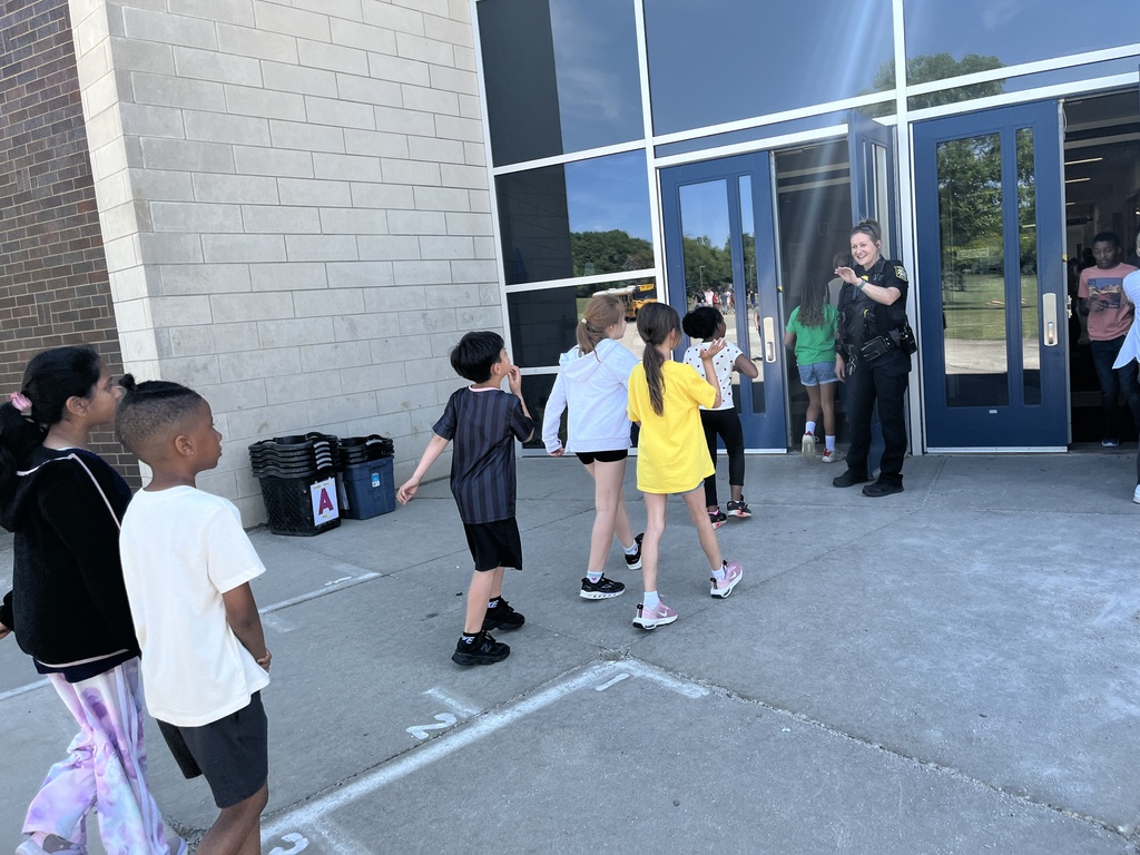 3rd graders visit Intermediate to prepare for their transition to 4th grade