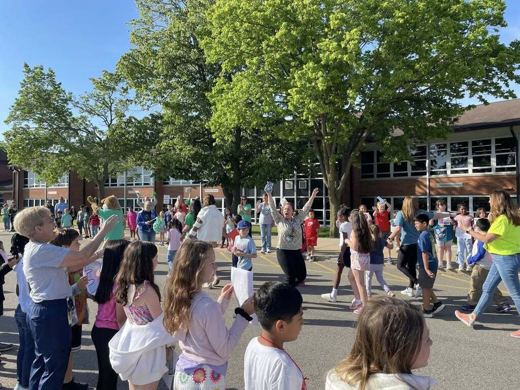 Woodland Elementary 3rd Grade Parade