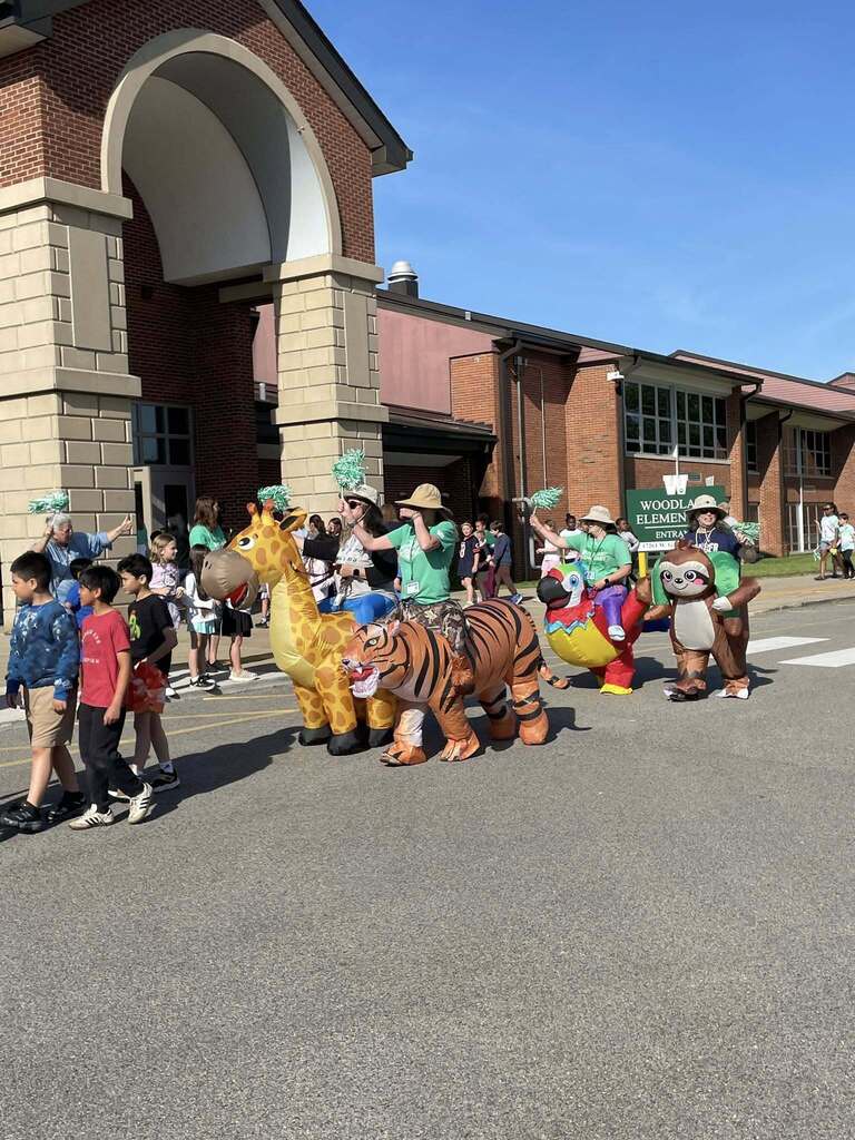 Woodland Elementary 3rd Grade Parade