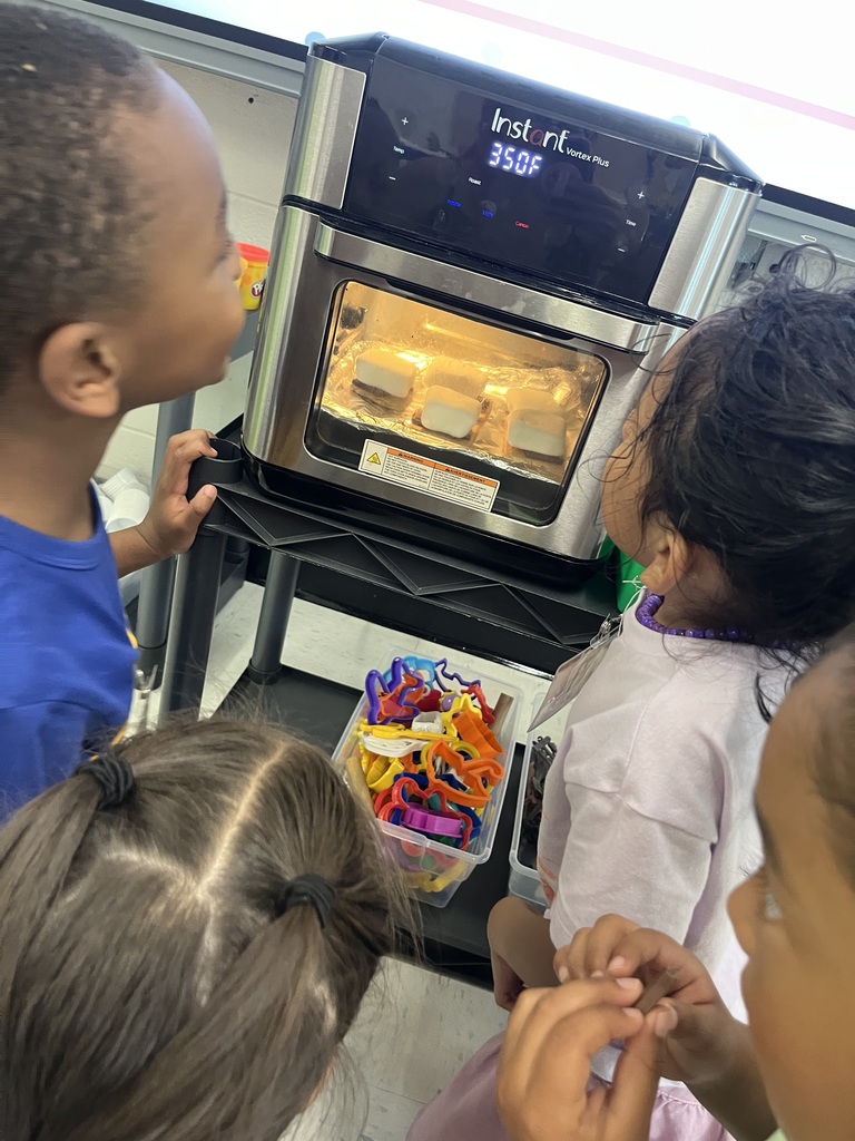 Summer is such a treat in Ms. SanchezPanchi's class! S'mores at Wildcat Summer Adventures 🤩