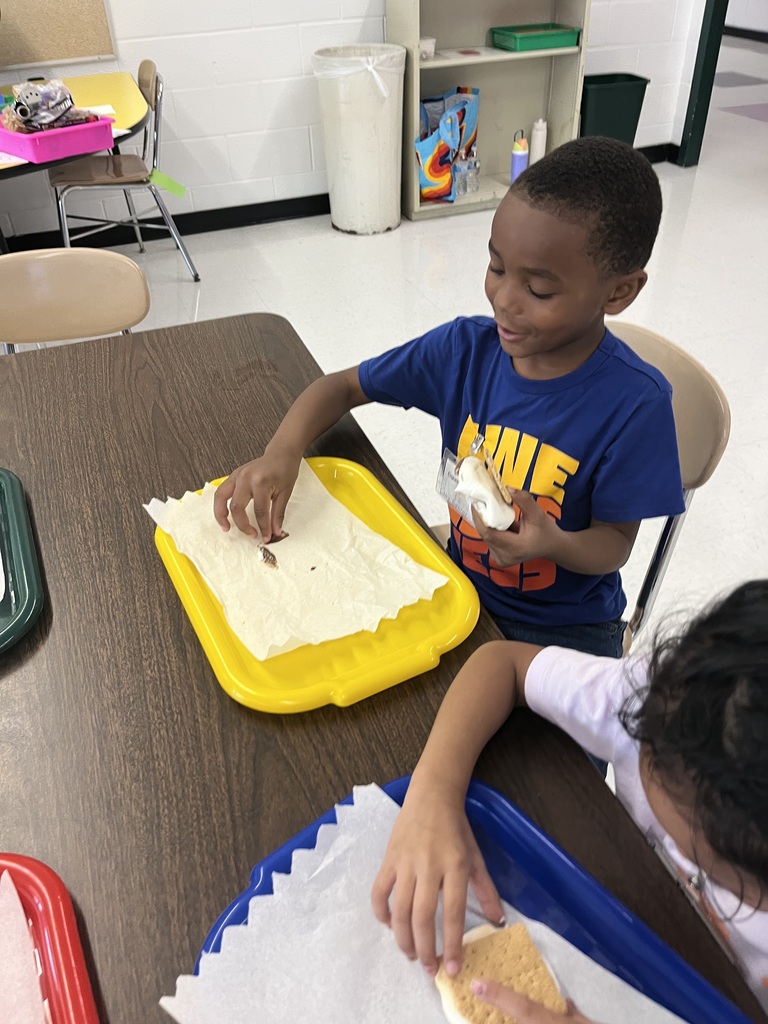 Summer is such a treat in Ms. SanchezPanchi's class! S'mores at Wildcat Summer Adventures 🤩