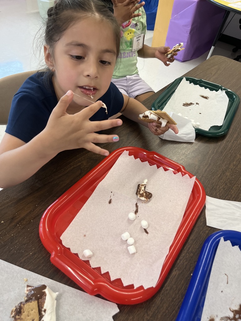 Summer is such a treat in Ms. SanchezPanchi's class! S'mores at Wildcat Summer Adventures 🤩