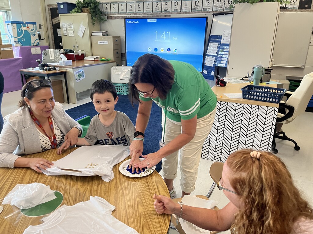 Painting t-shirts in Summer School
