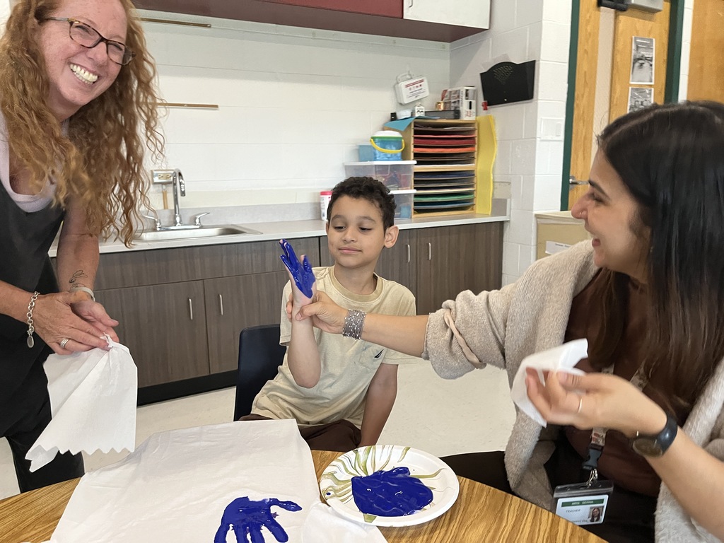 Painting t-shirts in Summer School