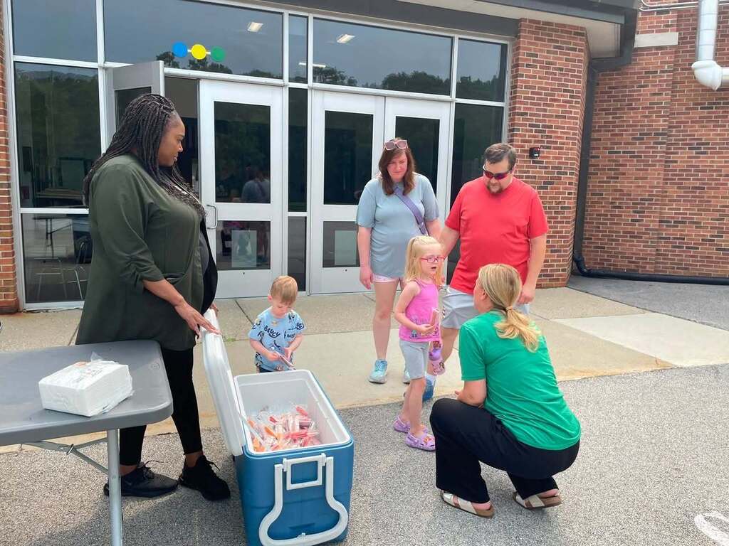 Primary: Popsicles with the Principal 