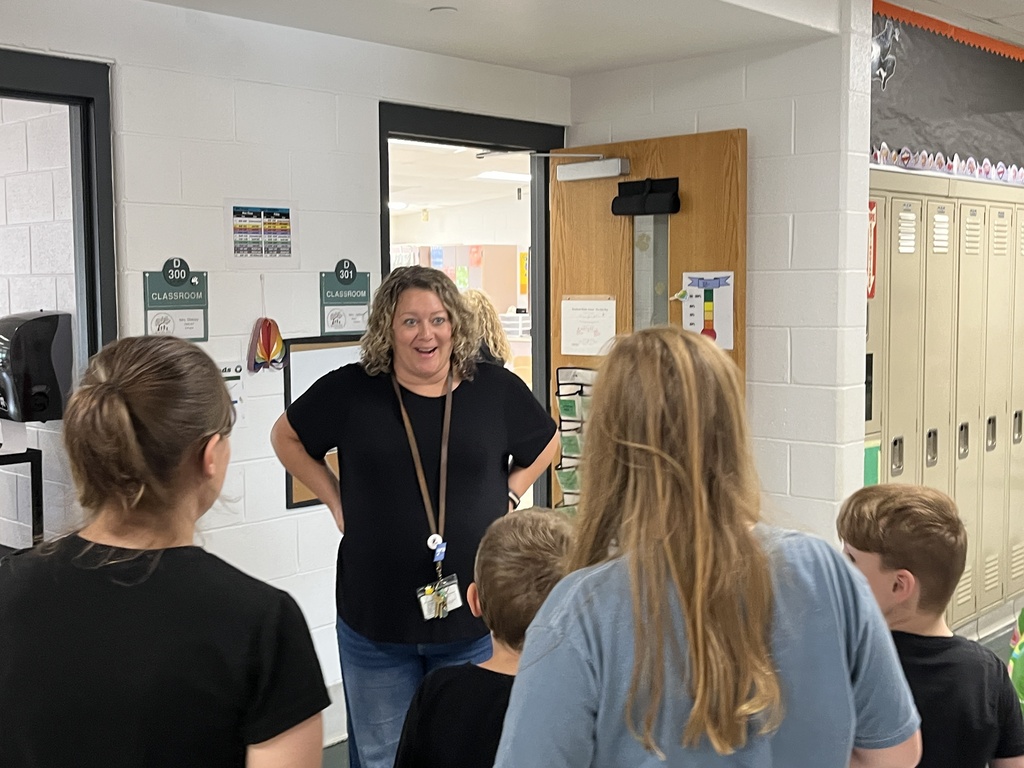 Meeting the teacher at Sneak Peek, Aug. 2026