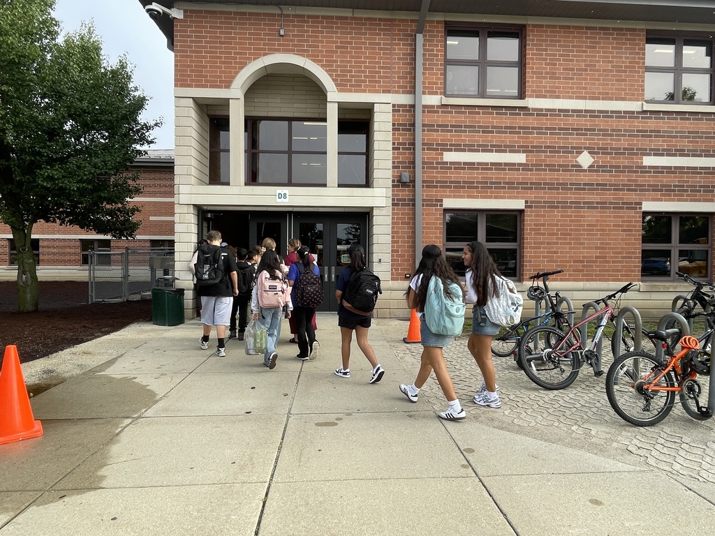 Students arriving for the first day of school at Woodland Middle School - Aug. 2026