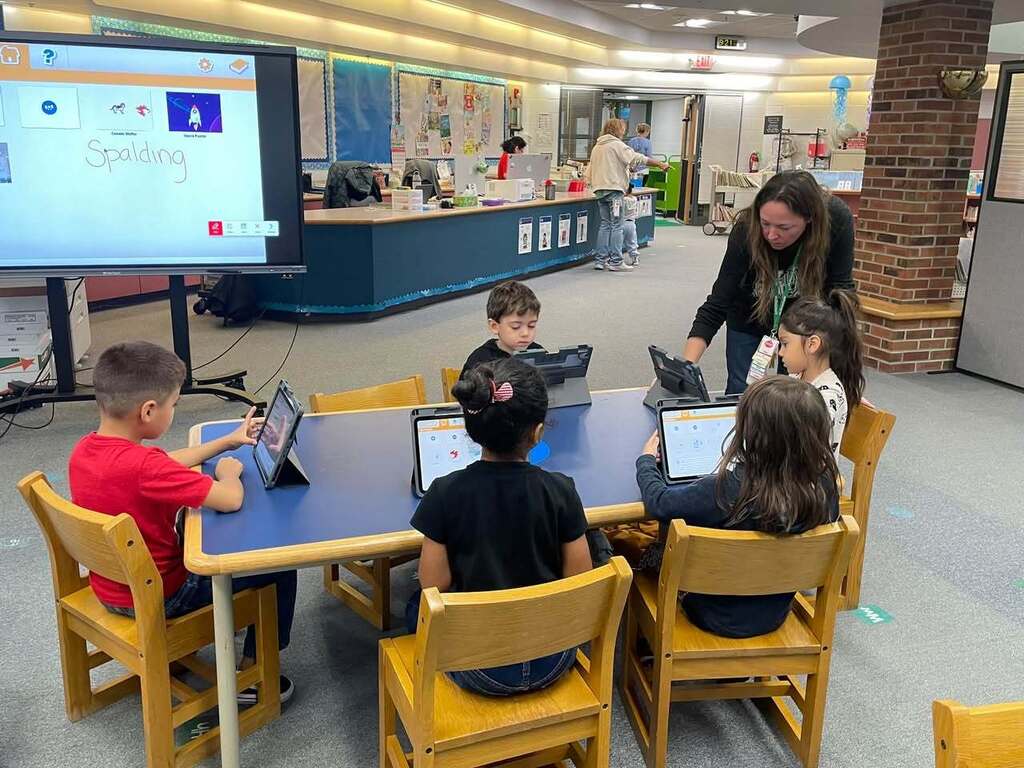 Coding lesson at Primary 