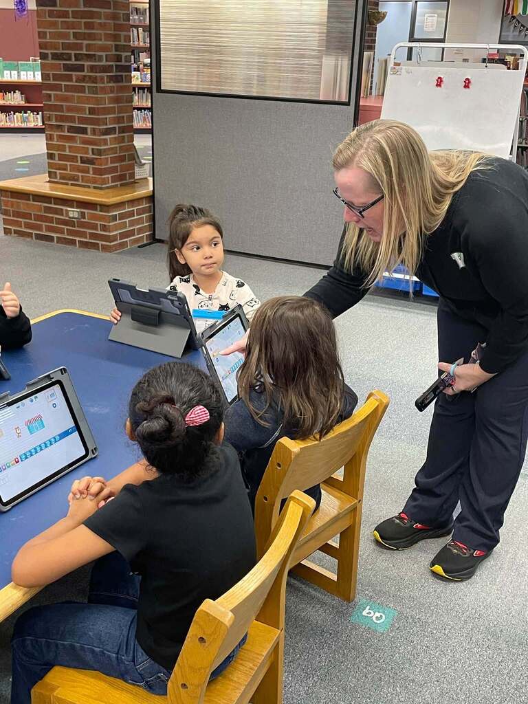 Coding lesson at Primary 