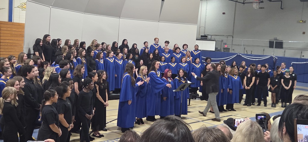 WMS Choir performs with Warren High School Choir on Oct. 20, 2026
