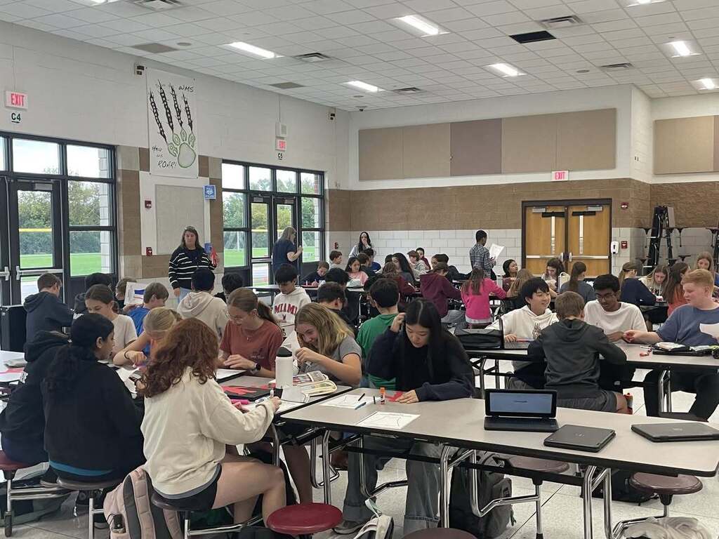 wms students working on red ribbon week projects 