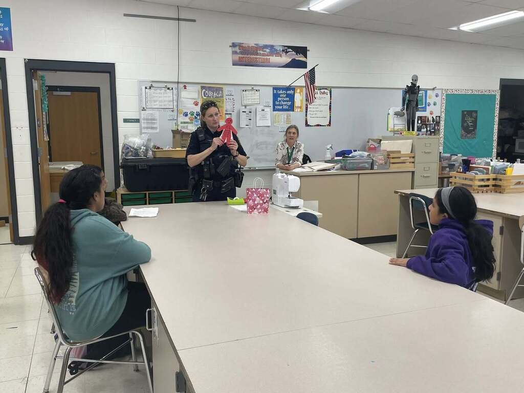 wms students working on red ribbon week projects 
