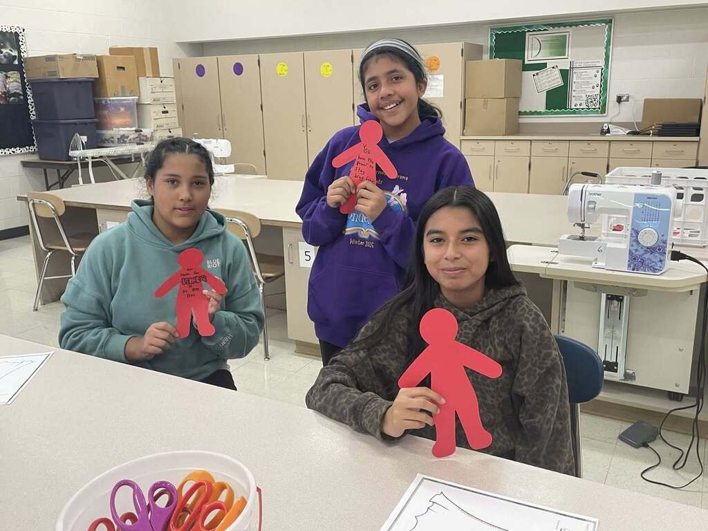 wms students working on red ribbon week projects 