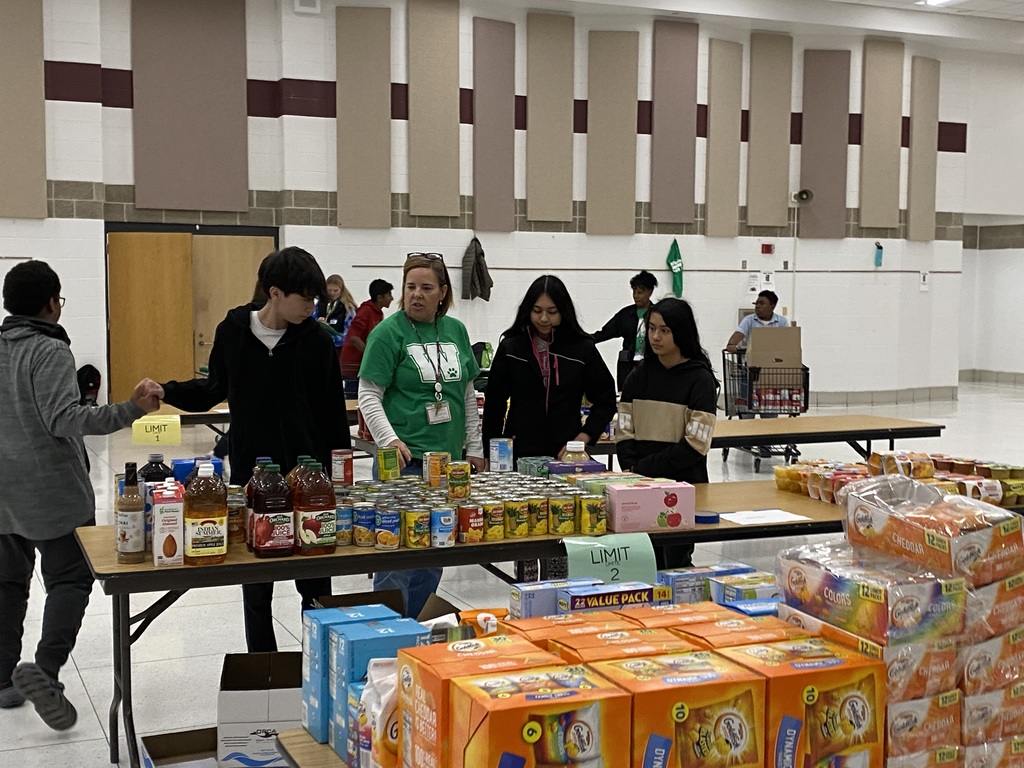 Food Drive Volunteers set up the Woodland Food Pantry