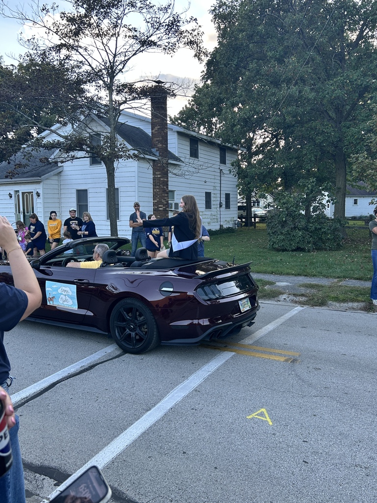 Senior Attendants in the parade