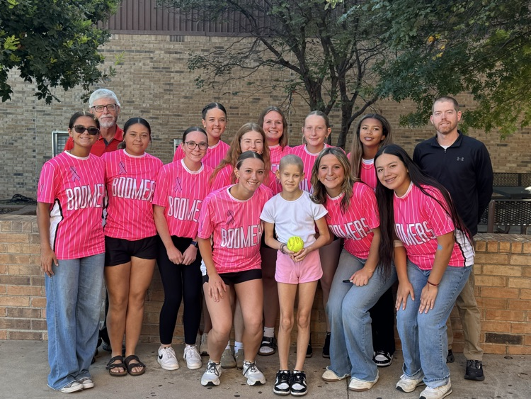 Softball team with Eliza Pressgrove