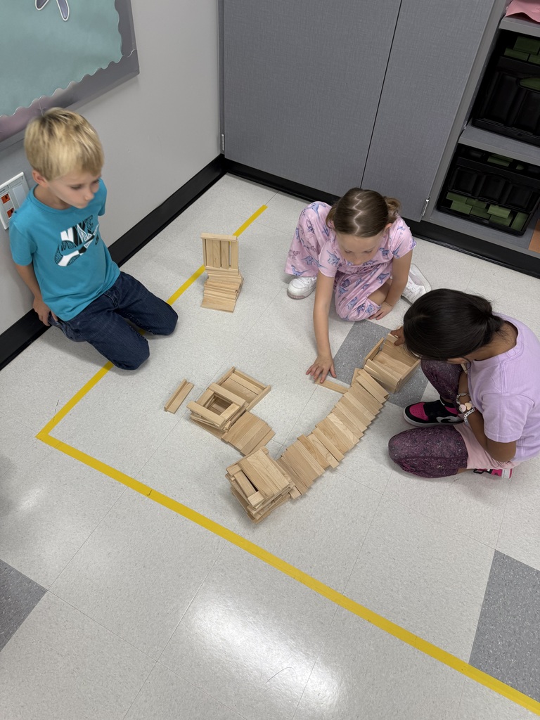 kids building with blocks