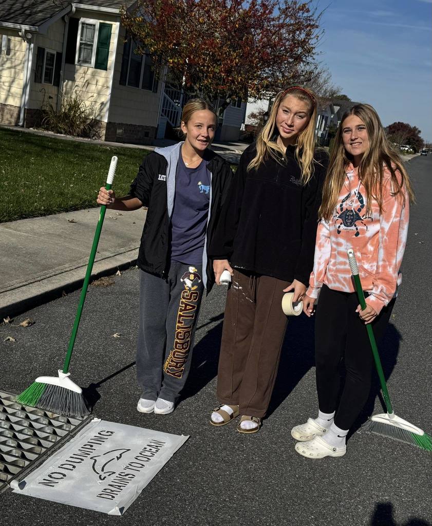Surfriders marking storm drains 2025