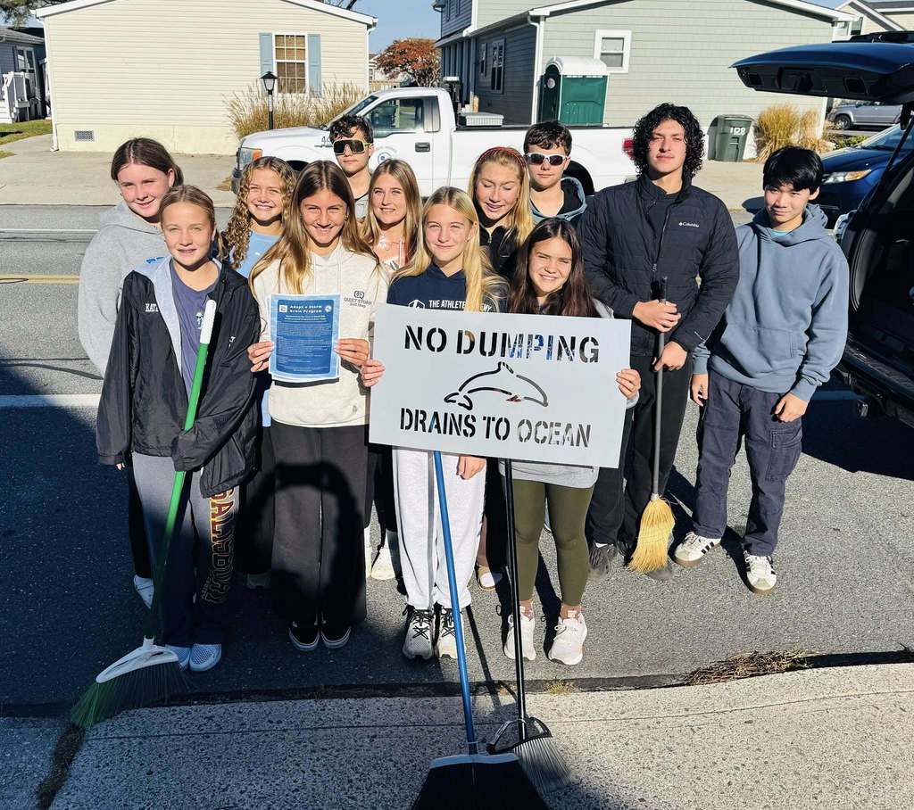 Surfriders marking storm drains 2025