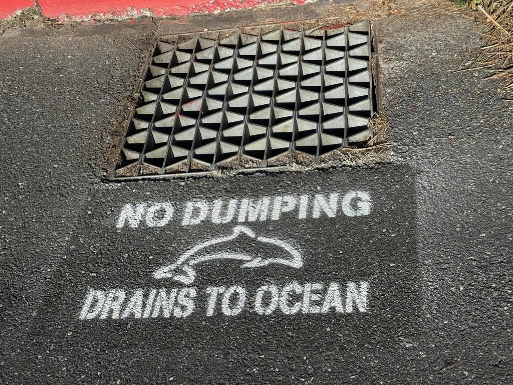 Surfriders marking storm drains 2025