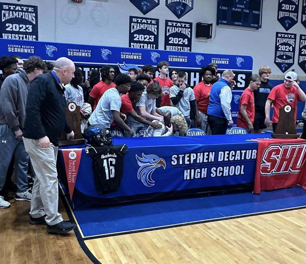 Johnny Hobgood sports signing