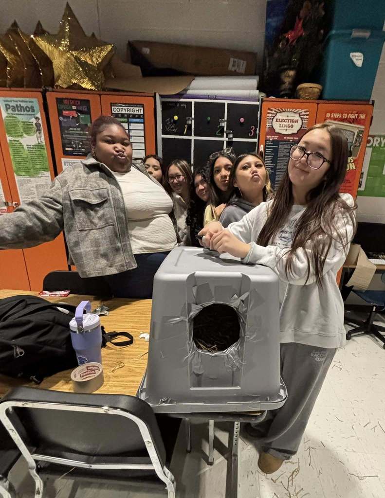 KAAAT & Leo Club at SDHS make cat shelters