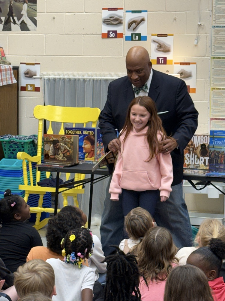 students with Bryan Collier