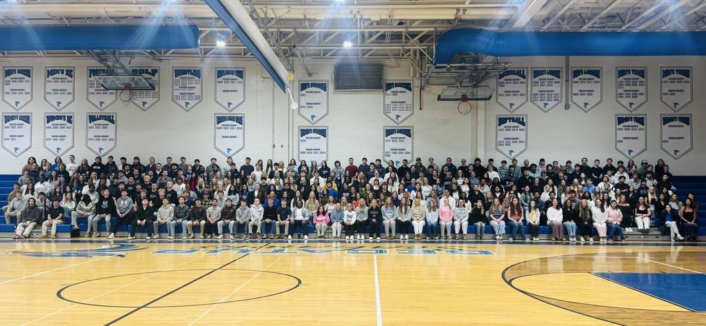 Senior panoramic photo 2026