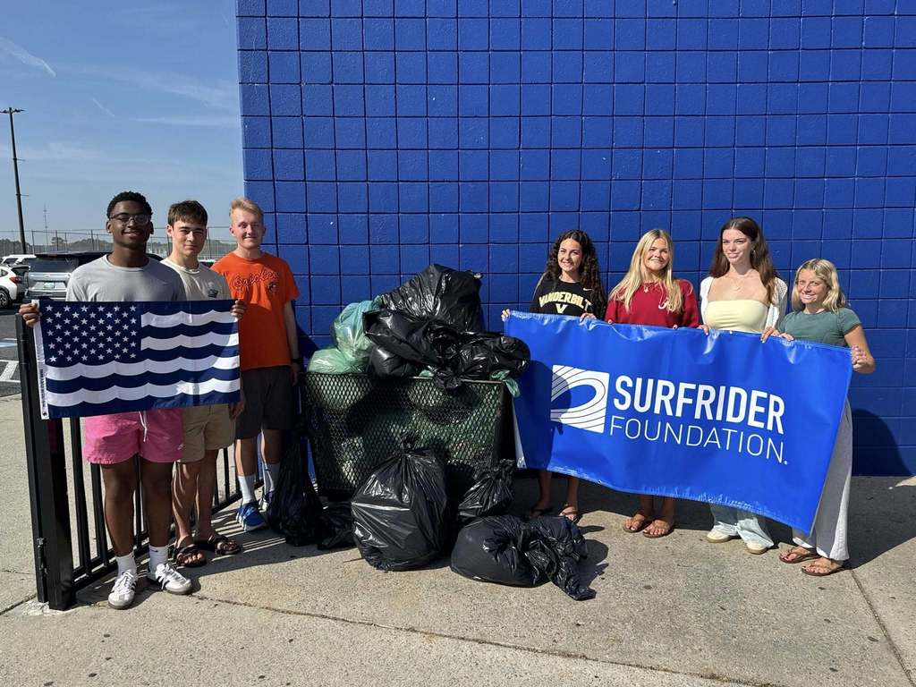 Surfrider Club cleans up SDHS on Earth Day