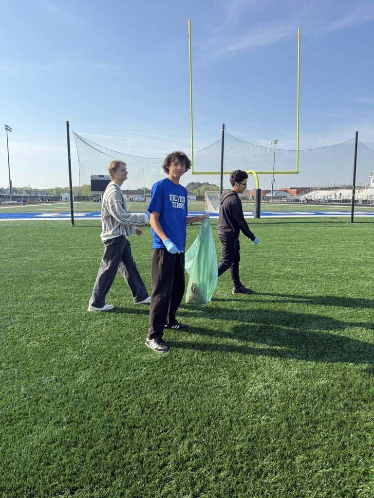 Surfrider Club cleans up SDHS on Earth Day