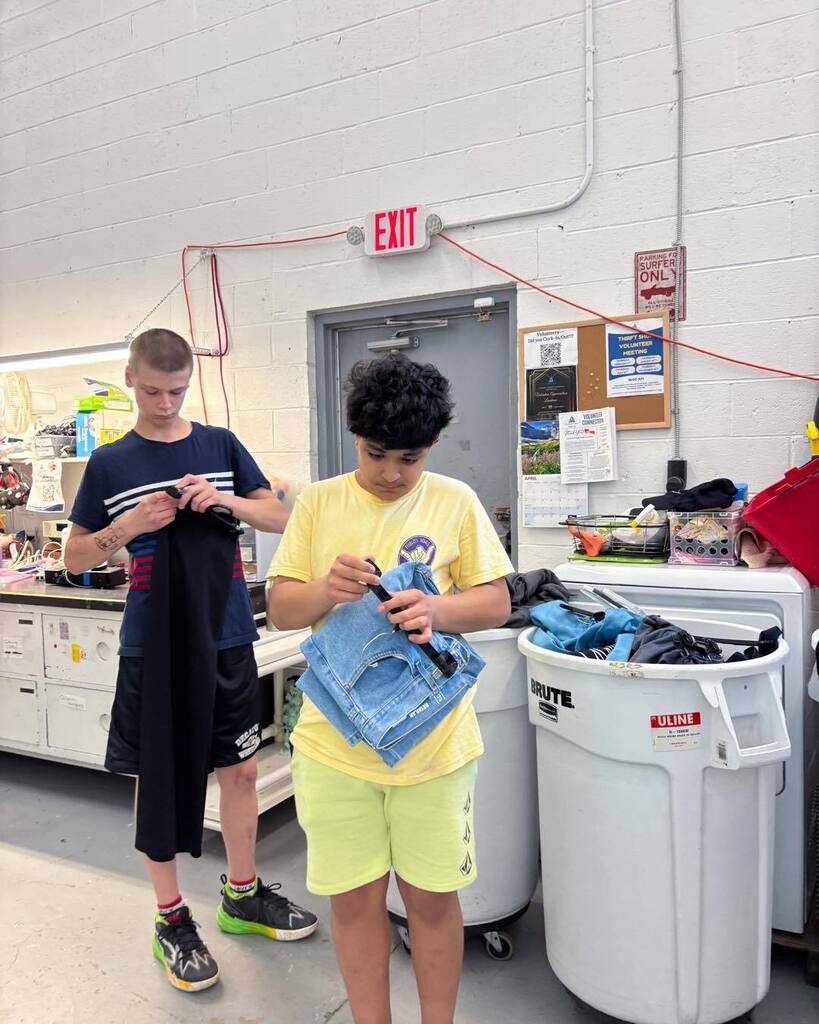 students volunteer at Coastal Hospice Thrift Shop